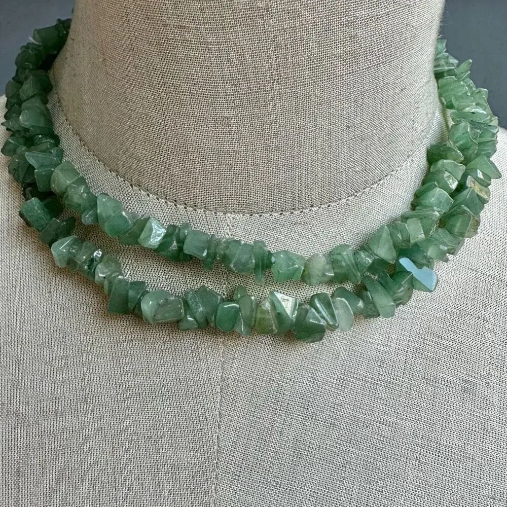 Green aventurine long chip necklace